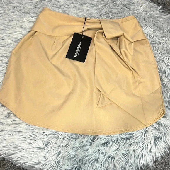 PRETTY Little Things Tan Mini Skirt with Tie Size 6 - Picture 1 of 9